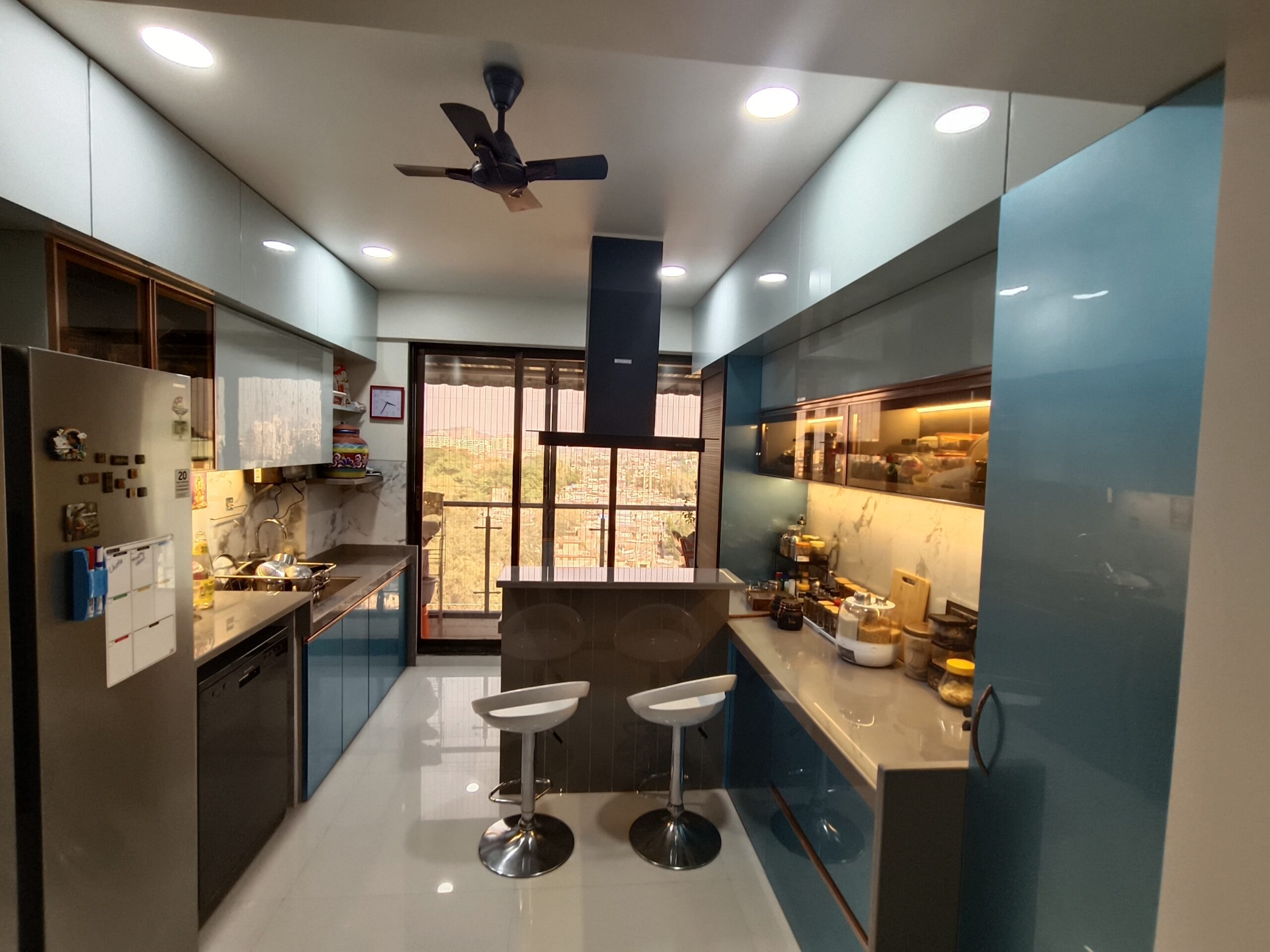 filter: 0; fileterIntensity: 0.0; filterMask: 0; captureOrientation: 0;
algolist: 0;
multi-frame: 1;
brp_mask:0;
brp_del_th:null;
brp_del_sen:null;
module: photo;
hw-remosaic: false;
touch: (-1.0, -1.0);
sceneMode: 2;
cct_value: 4865;
AI_Scene: (-1, -1);
aec_lux: 250.0;
aec_lux_index: 0;
albedo: ;
confidence: ;
motionLevel: 0;
weatherinfo: weather?null, icon:null, weatherInfo:100;
temperature: 43;